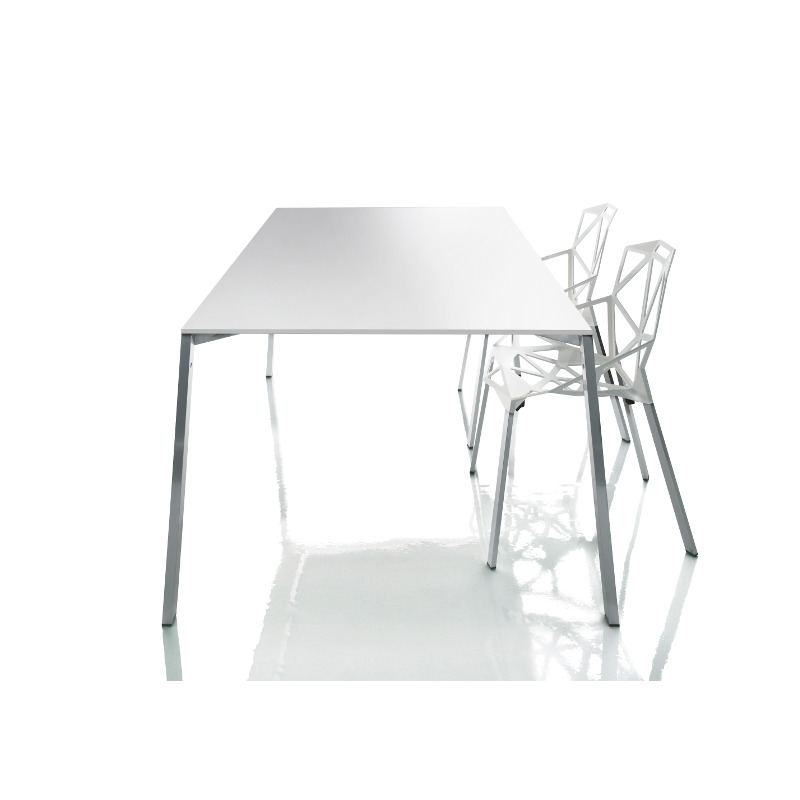 Table-one-tafel-Konstantin-Grcic-magis-wit